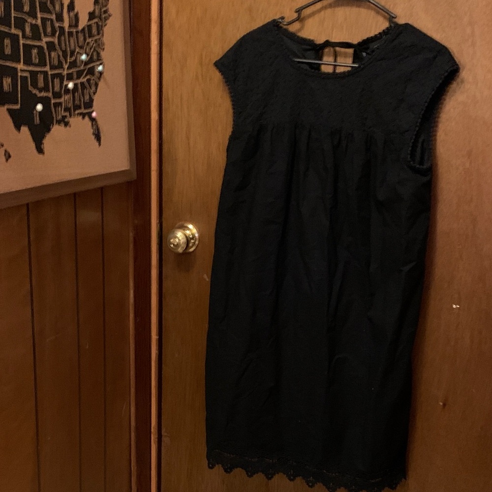 Who What Wear Black Cap-Sleeve Midi Dress with Lace Hem